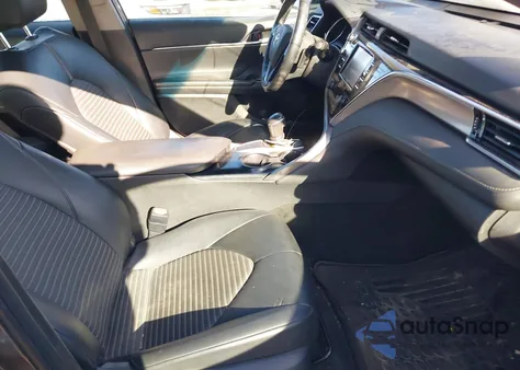 2018 Toyota Camry Se z USA, uszkodzony, nr VIN 4T1B11HK9JU508359